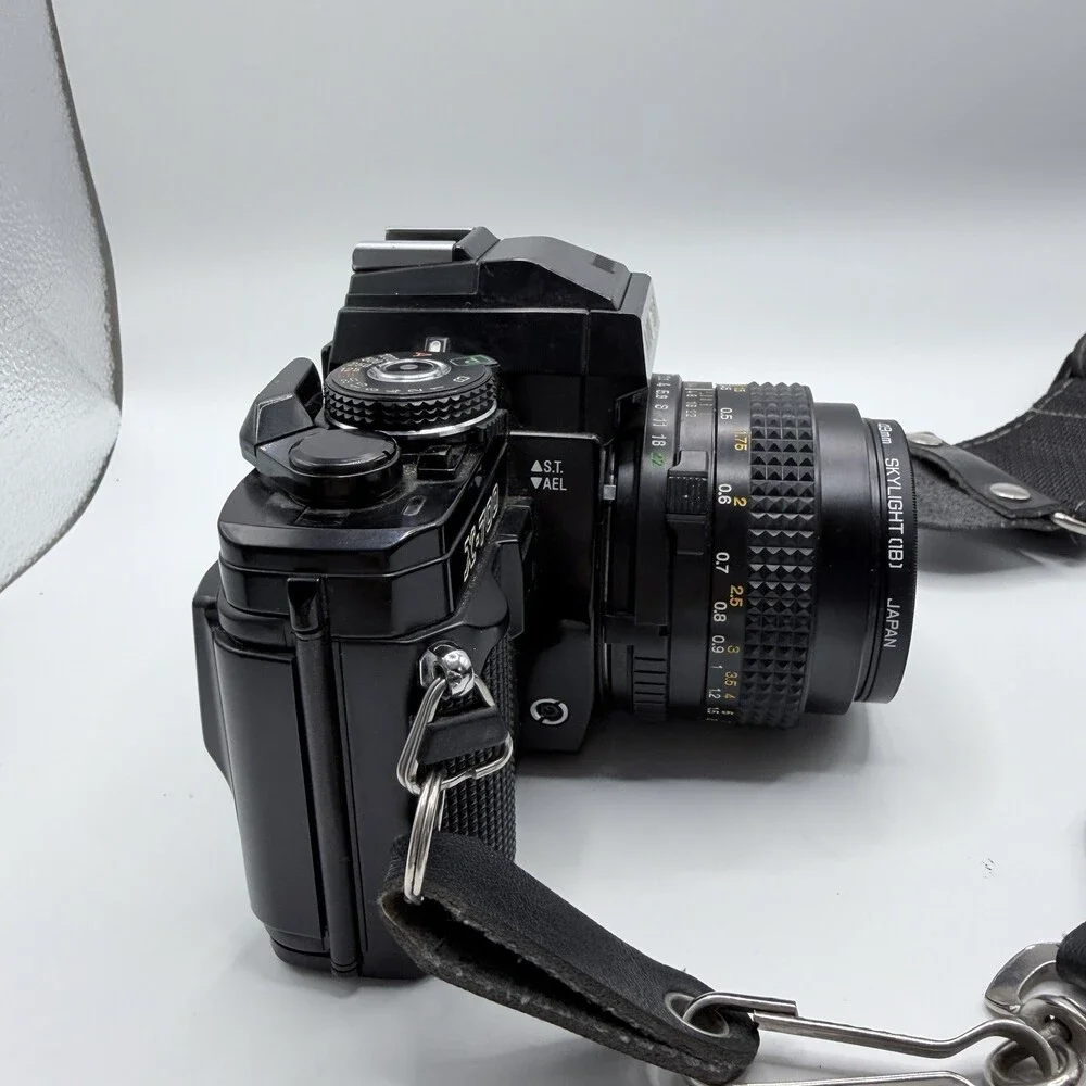 MINOLTA X-700 MPS 35mm Film Camera w/MD 49mm 1:1.7 Lens W/case